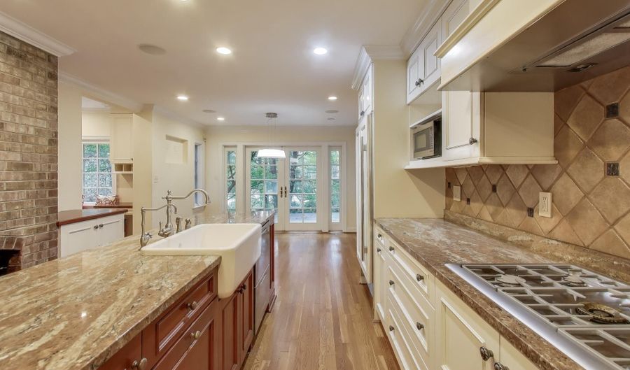 7308 BURDETTE Ct, Bethesda, MD 20817 - 6 Beds, 5 Bath