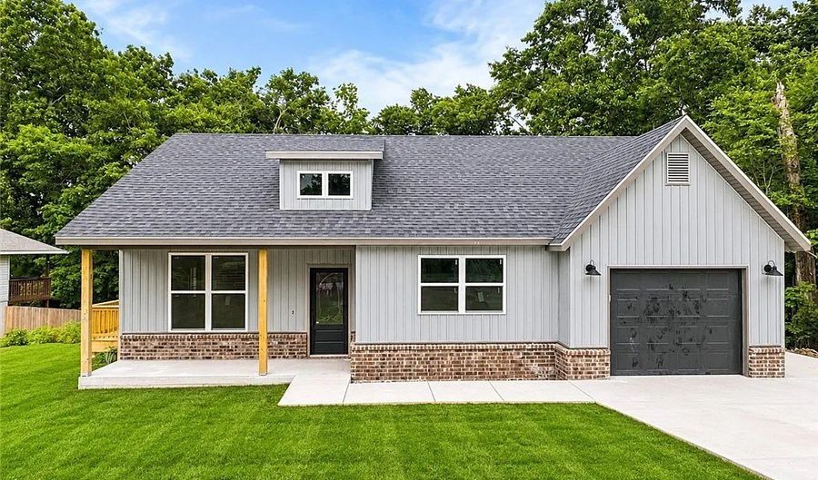 68 Kirkwall Dr, Bella Vista, AR 72715 - 2 Beds, 2 Bath