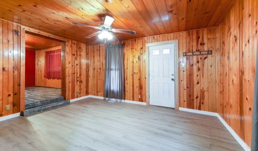 206 Main St, Ashley, OH 43003 - 3 Beds, 1 Bath