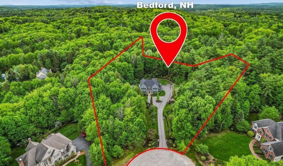 14 Aspen Ln, Bedford, NH 03110 - 5 Beds, 6 Bath