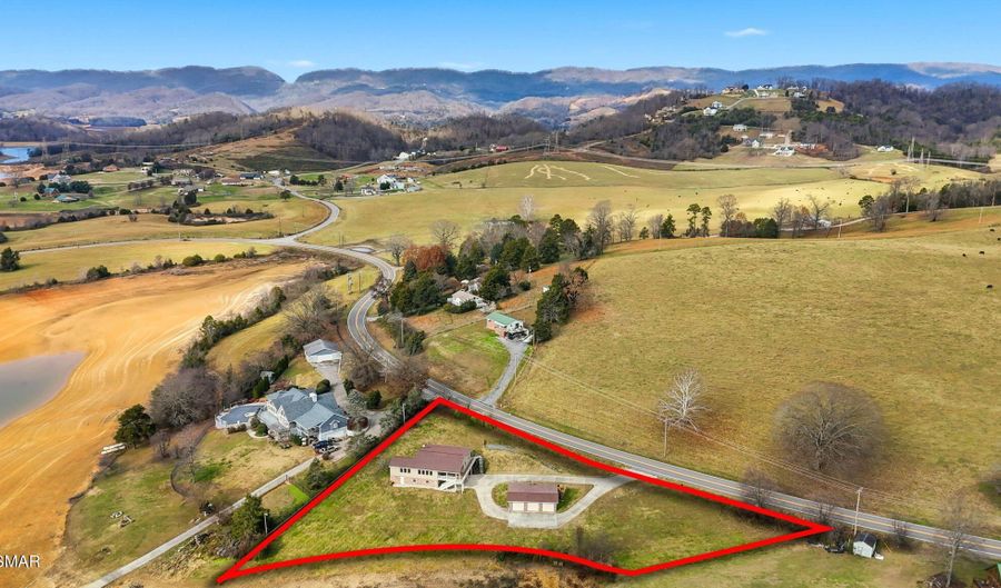 2515 Lakeshore Rd, Bean Station, TN 37708 - 4 Beds, 4 Bath