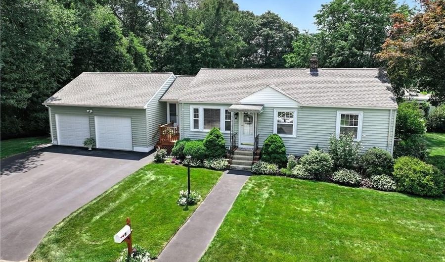54 Novelty Rd, Warwick, RI 02889 - 3 Beds, 2 Bath