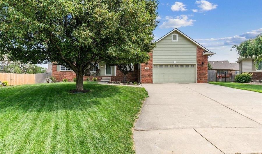602 Brentwood Pl, Andover, KS 67002 - 4 Beds, 3 Bath