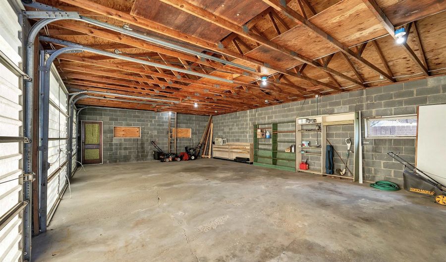 1203 W NORTHLAND Ave, Appleton, WI 54914 - 4 Beds, 2 Bath