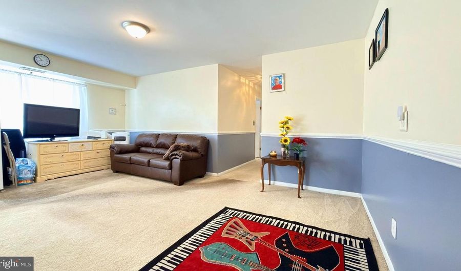 6441 RICHMOND Hwy #203, Alexandria, VA 22306 - 2 Beds, 1 Bath