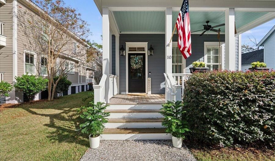 10 Hayek St, Beaufort, SC 29907 - 3 Beds, 2 Bath