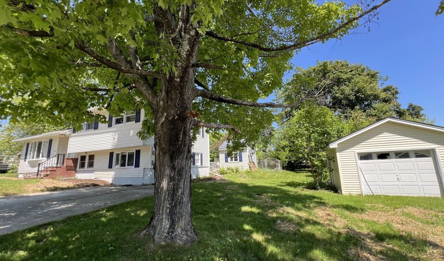 277 Pearl St, Bangor, ME 04401 - 3 Beds, 2 Bath