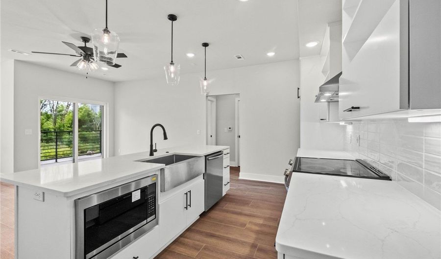3319 SE MP Pkwy 207, Bentonville, AR 72712 - 2 Beds, 2 Bath