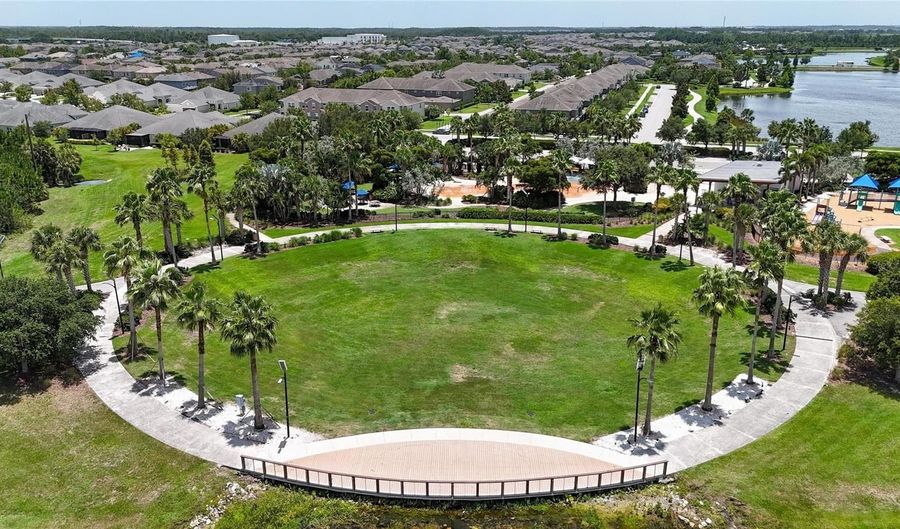 5495 SUMMER SUNSET Dr, Apollo Beach, FL 33572 - 5 Beds, 3 Bath