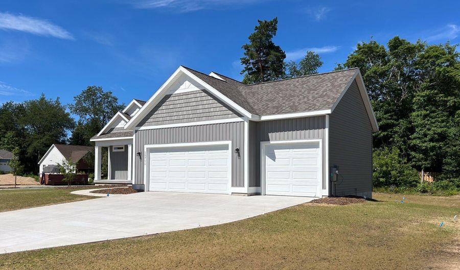 10711 Greyhound Ave, Allendale, MI 49401 - 4 Beds, 3 Bath
