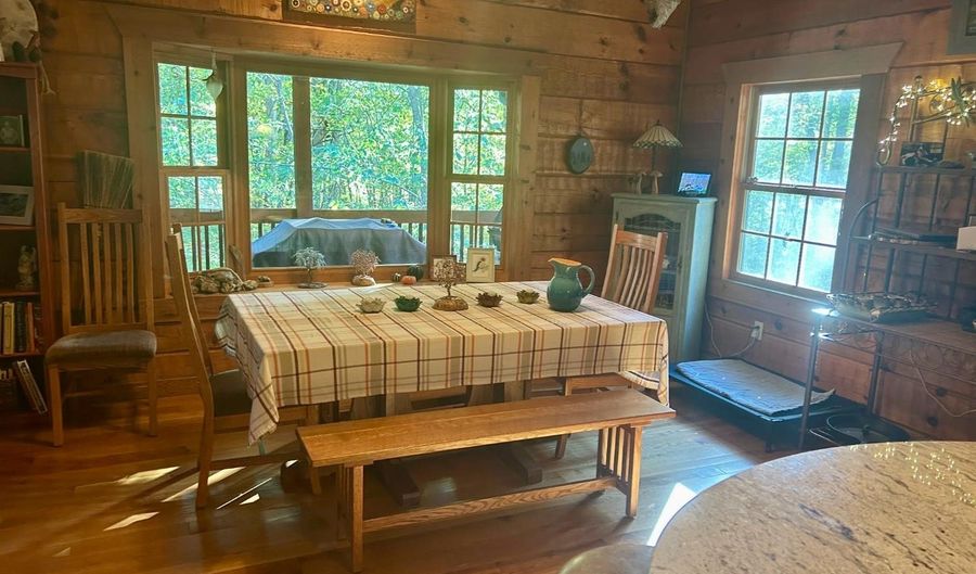 20168 Hickory Rd, Batesville, IN 47006 - 2 Beds, 3 Bath