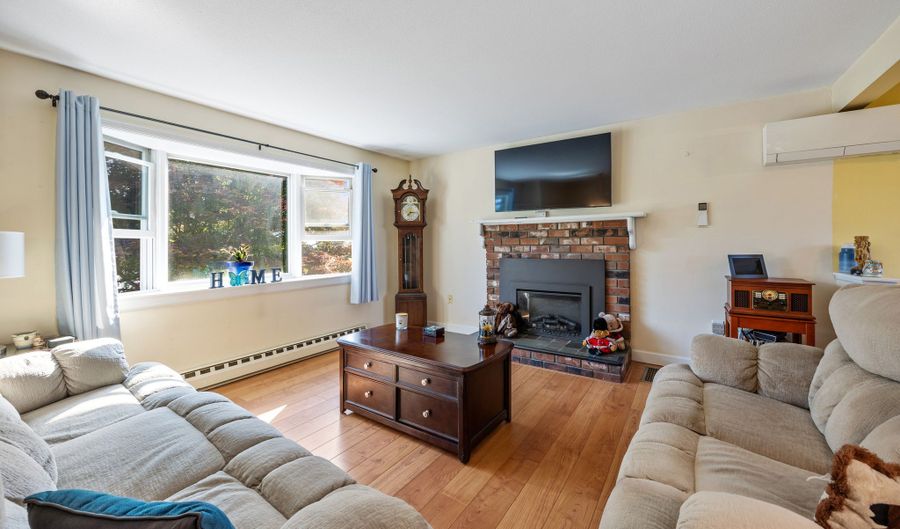 272 Westwoods Ter, Bristol, CT 06010 - 4 Beds, 2 Bath