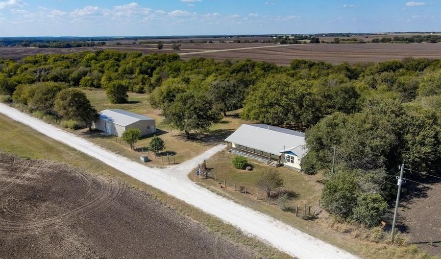 322 Hcr 2320, Abbott, TX 76621 - 3 Beds, 2 Bath