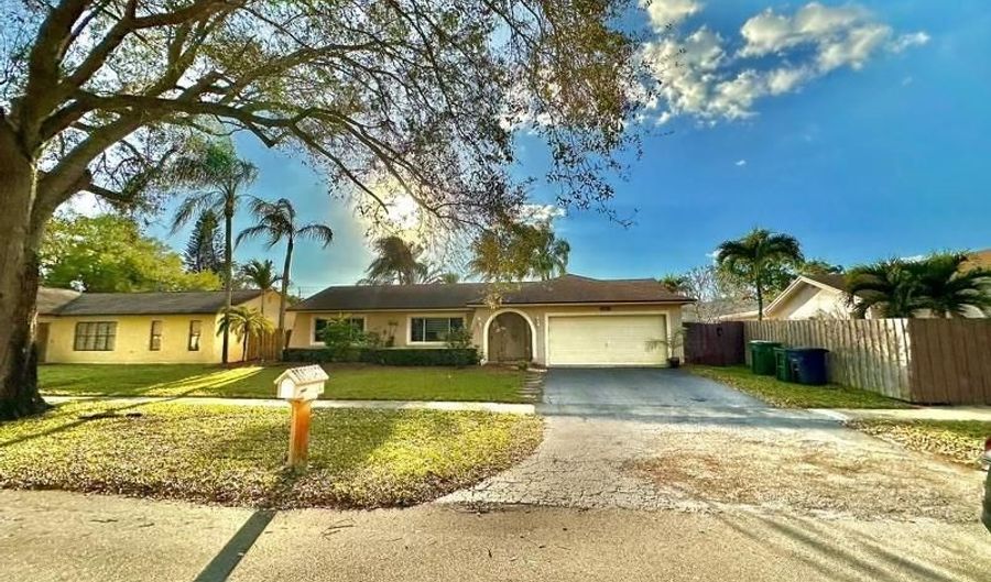 5007 SW 105th Ave, Cooper City, FL 33328 - 3 Beds, 2 Bath