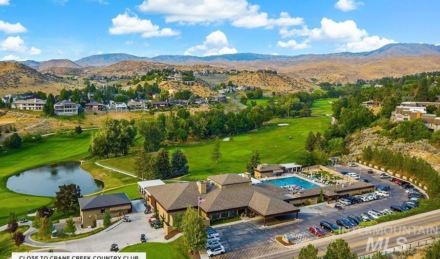 1306 E Braemere Rd, Boise, ID 83702 - 4 Beds, 3 Bath