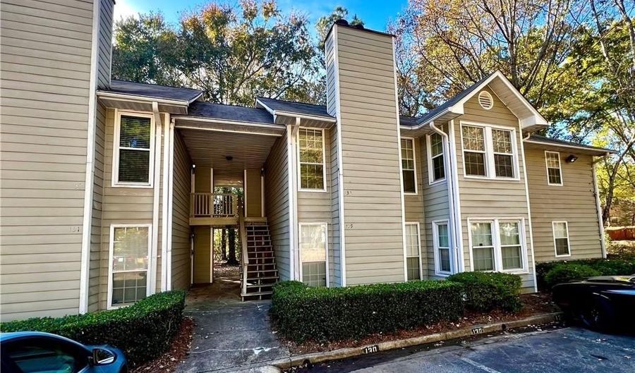 130 Sterling Ct, Alpharetta, GA 30004 - 2 Beds, 2 Bath