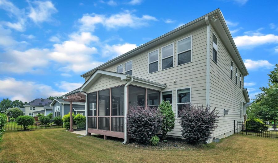 3916 Chapel Oak Dr, Apex, NC 27502 - 5 Beds, 4 Bath