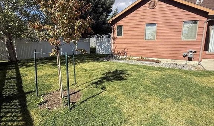 2358 Meadowlark Ct, Cody, WY 82414 - 2 Beds, 1 Bath