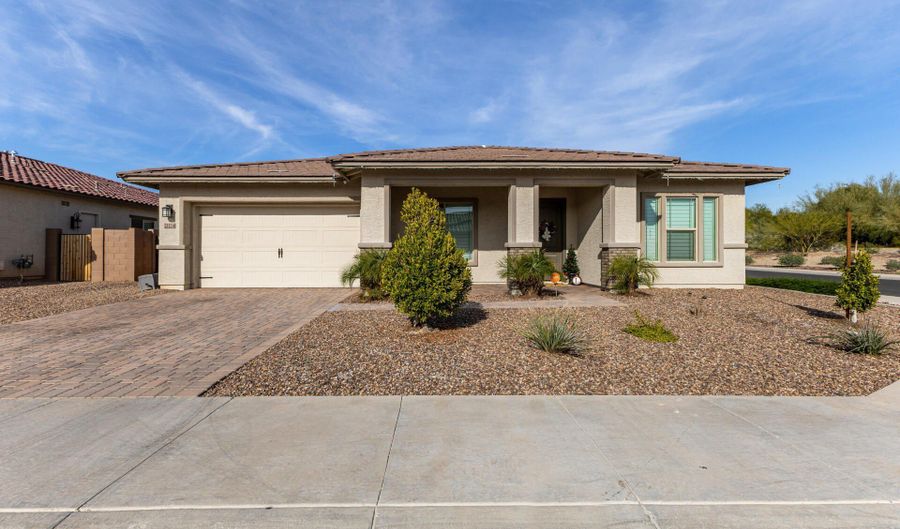 21124 W WINDSOR Ave, Buckeye, AZ 85396 - 5 Beds, 3 Bath