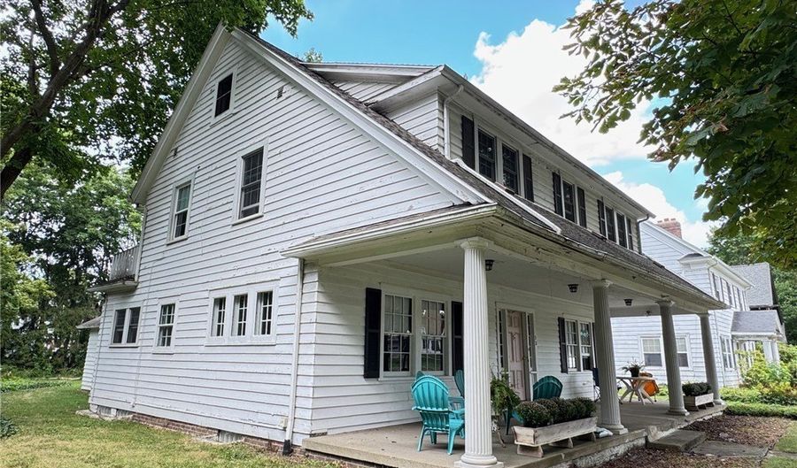 32 Elmdale Ave, Akron, OH 44313 - 4 Beds, 2 Bath