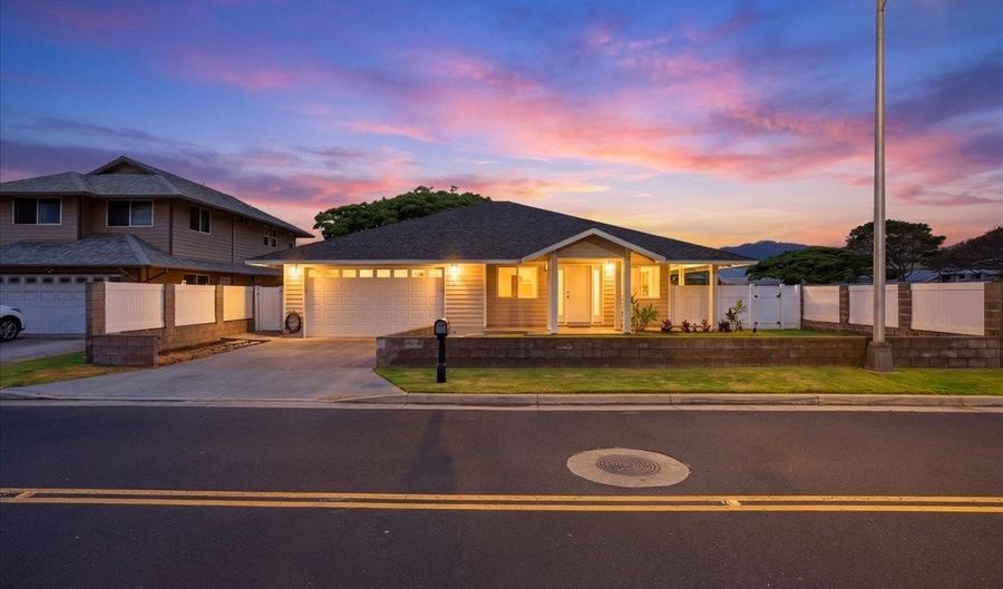 77 Kealohilani St, Kahului, HI 96732 - 3 Beds, 3 Bath