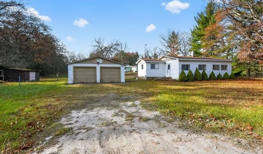 10 S Imperial Dr, Alabaster, MI 48763 - 3 Beds, 1 Bath