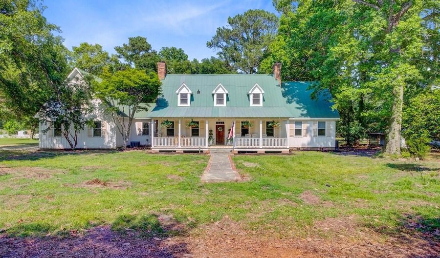 481 Cantey Ln, Camden, SC 29020 - 6 Beds, 4 Bath