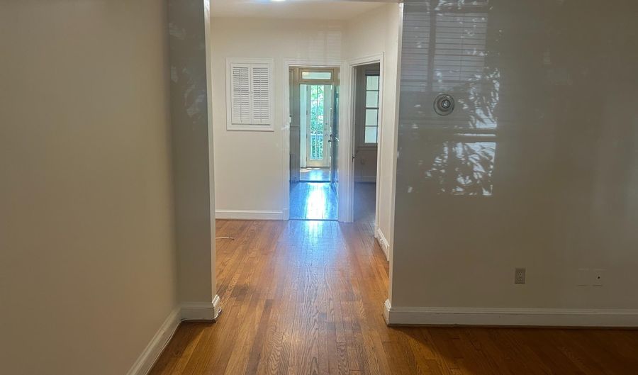 4474 MACARTHUR Blvd NW 2, Washington, DC 20007 - 2 Beds, 1 Bath