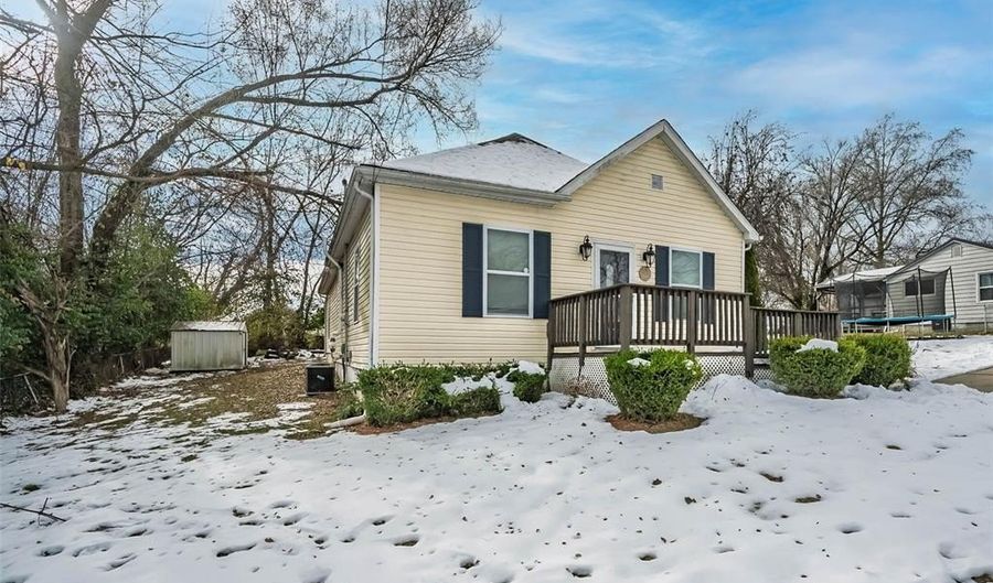 401 Mildred St, Alton, IL 62002 - 3 Beds, 2 Bath