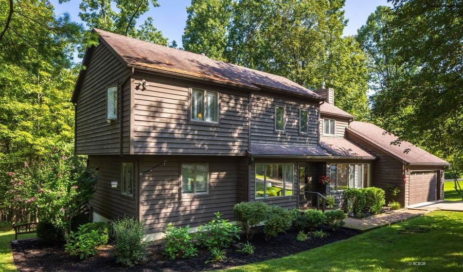 180 Longview Heights Rd, Athens, OH 45701 - 5 Beds, 3 Bath