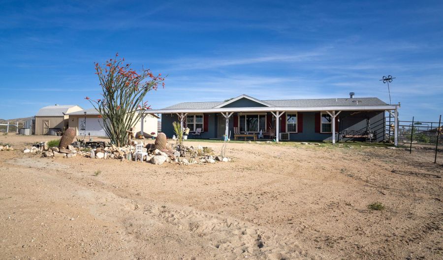 7190 E Red Barrel Rd, Yucca, AZ 86438 - 3 Beds, 2 Bath