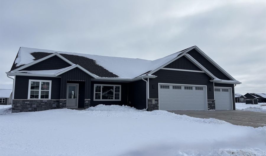 N9262 ANTON Street, Appleton, WI 54915 - 3 Beds, 2 Bath