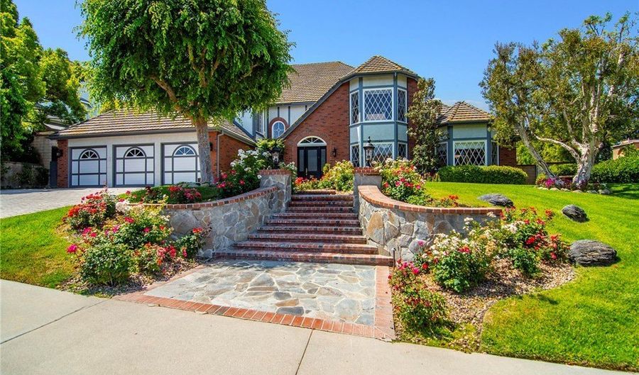 29360 Castlehill Dr, Agoura Hills, CA 91301 - 5 Beds, 5 Bath