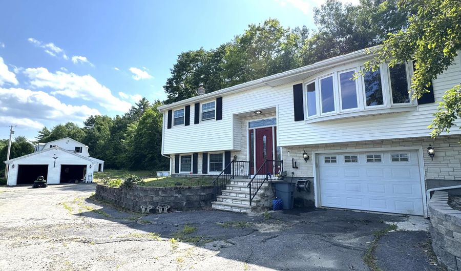 902 Eastern Ave, Augusta, ME 04330 - 3 Beds, 2 Bath