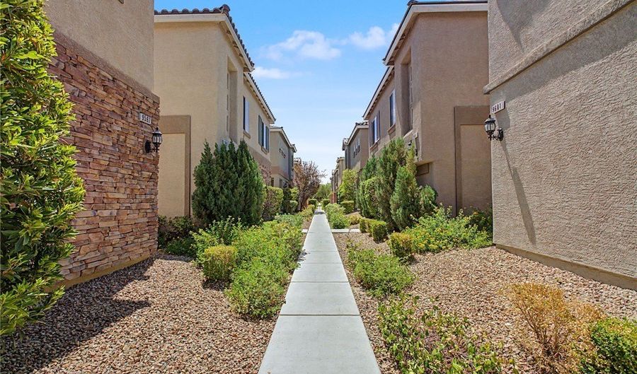 9589 Greensburg Ave, Las Vegas, NV 89178 - 4 Beds, 3 Bath
