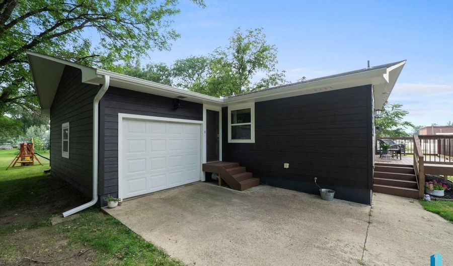 611 E 3Rd St St, Bridgewater, SD 57319 - 2 Beds, 2 Bath