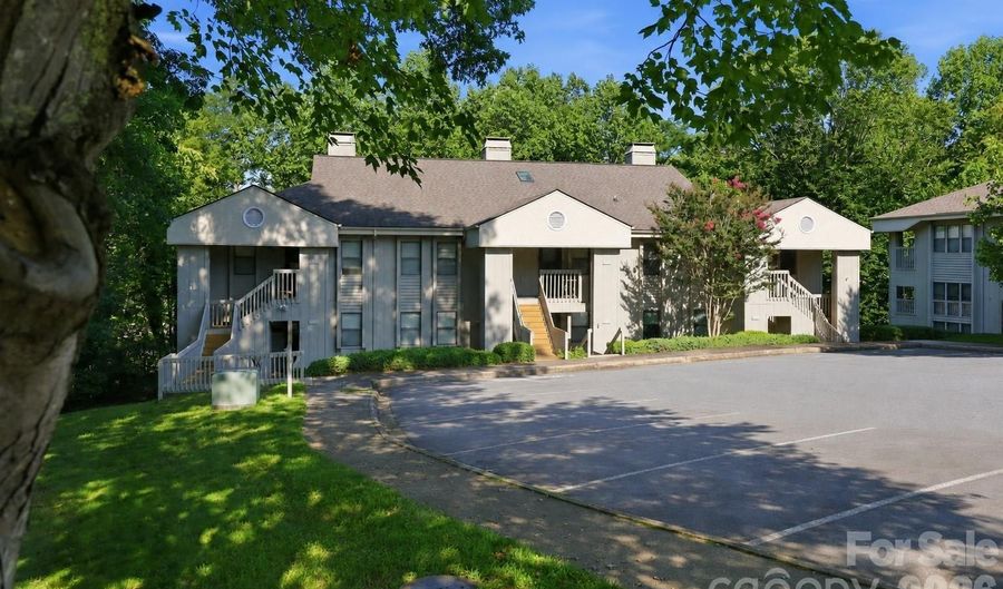 1503 Abbey Cir, Asheville, NC 28805 - 2 Beds, 2 Bath