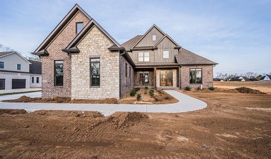 9239 Hermitage Ln, Alvaton, KY 42122 - 4 Beds, 4 Bath