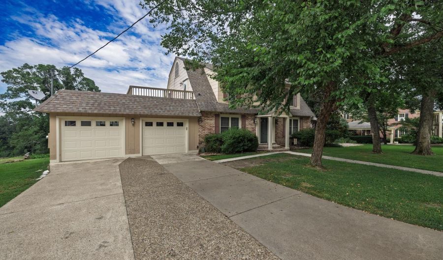312 Riverside Dr, Arkadelphia, AR 71923 - 4 Beds, 3 Bath