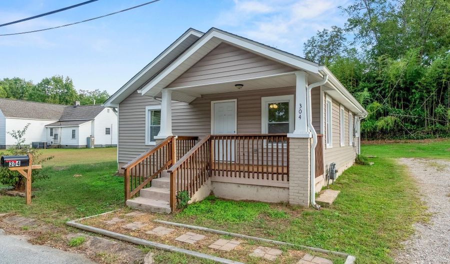 304 Cherry St, Belton, SC 29627 - 2 Beds, 1 Bath