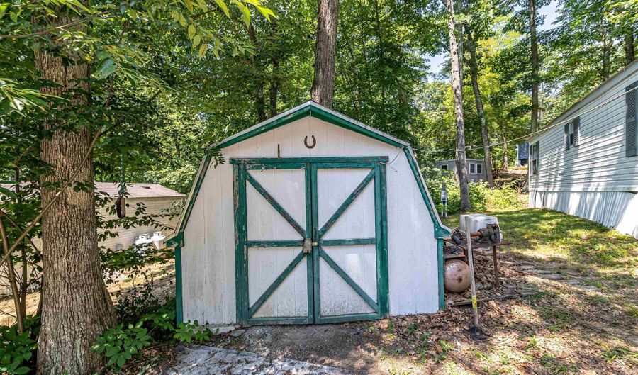 6 Jackson Ave, Allenstown, NH 03275 - 2 Beds, 1 Bath