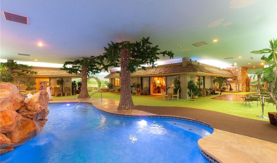 3970 Spencer St, Las Vegas, NV 89119 - 5 Beds, 6 Bath