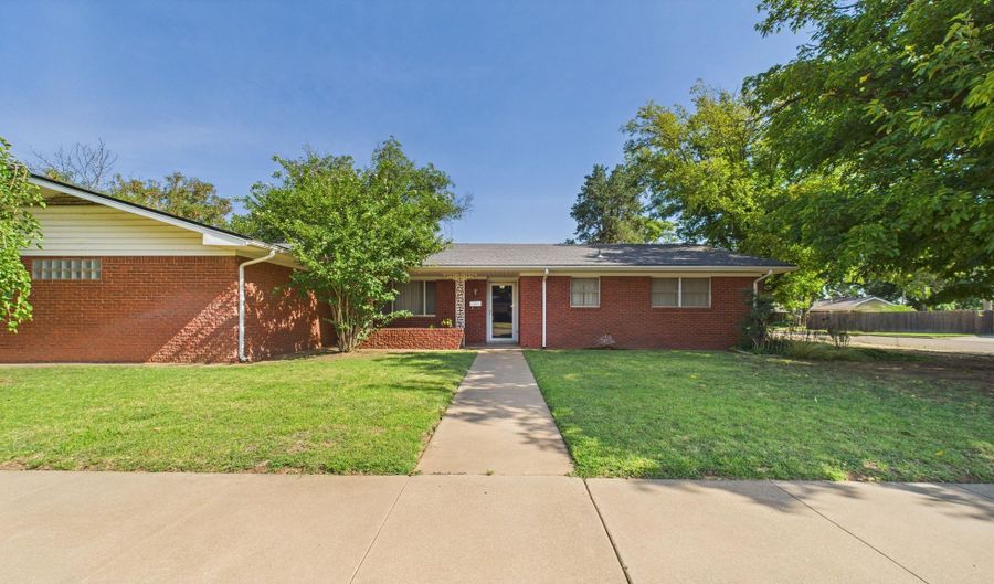 1202 2nd St, Abernathy, TX 79311 - 3 Beds, 2 Bath