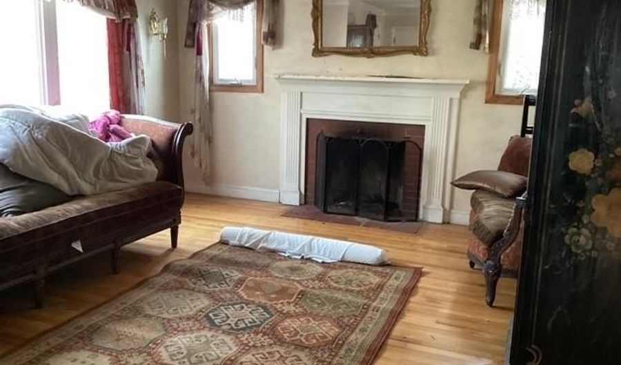 111 Aster St, Warwick, RI 02888 - 3 Beds, 2 Bath