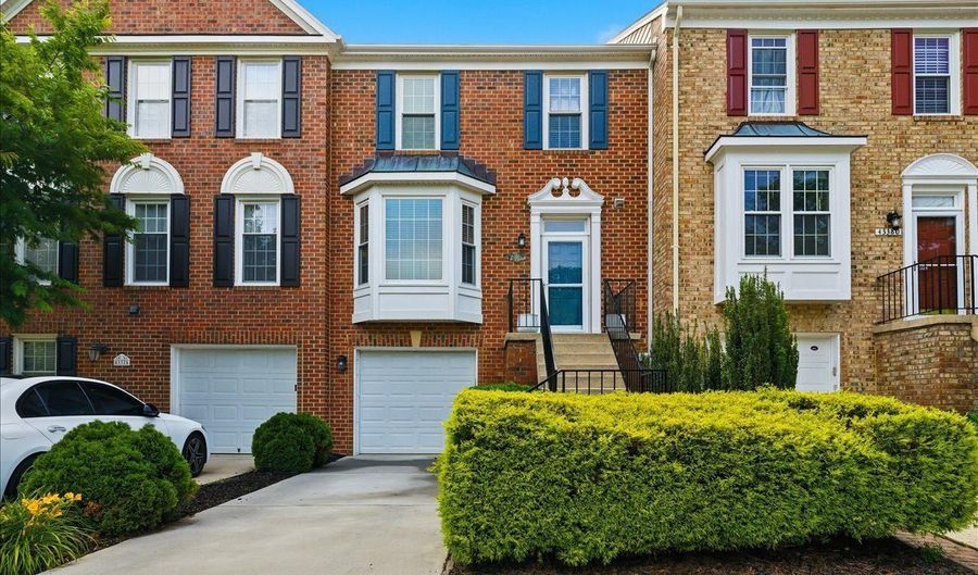 43378 LIVERY Sq, Ashburn, VA 20147 - 3 Beds, 4 Bath