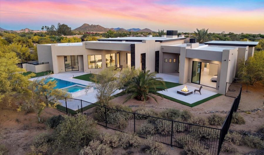 6816 E Stagecoach Pass, Carefree, AZ 85377 - 5 Beds, 5 Bath