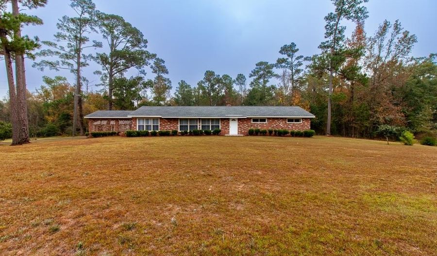 1945 Booster Club Rd, Bainbridge, GA 39819 - 4 Beds, 2 Bath