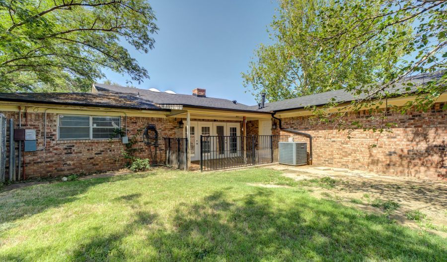 5701 75th St, Lubbock, TX 79424 - 3 Beds, 2 Bath