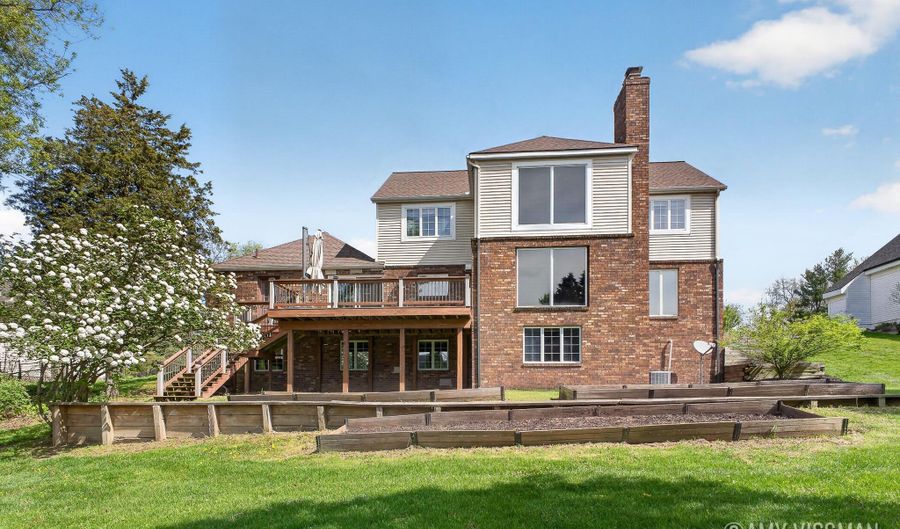 3415 N Applecrest Ct SE, Ada, MI 49301 - 4 Beds, 4 Bath