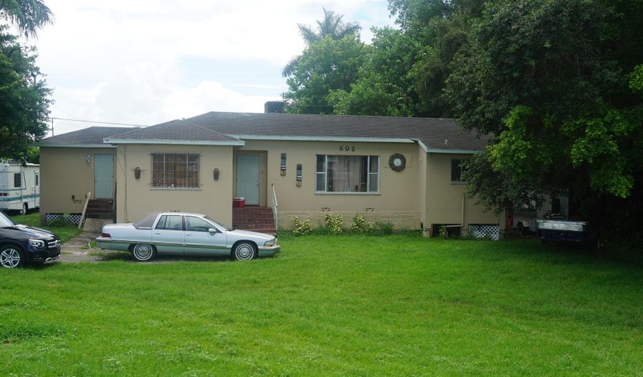 608 W Canal St S, Belle Glade, FL 33430 - 3 Beds, 2 Bath